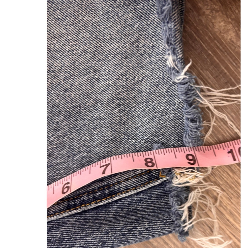 TNR Jeans Women's Distressed Denim Bermuda Shorts Blue Medium Wash Size 27" - Picture 7 of 7